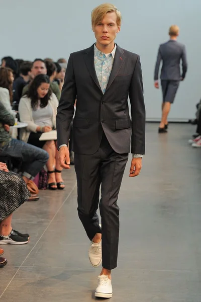 Look 8